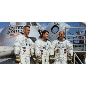 《太空时代的童年：2022年美国动漫电影《阿波罗101/2号》的天外大冒险》