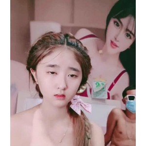 《柬埔寨禽兽欺负美少女，拼命徒劳的力气》