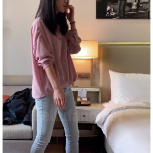 护士妻子穿性感衣着，大佬PUA搭讪，棒子比老公大，百度盘搬运！