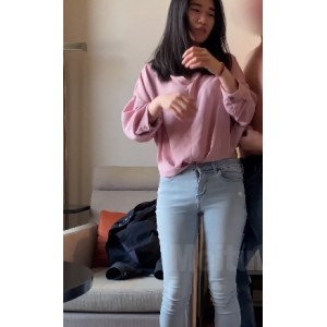 护士妻子穿性感衣着，大佬PUA搭讪，棒子比老公大，百度盘搬运！