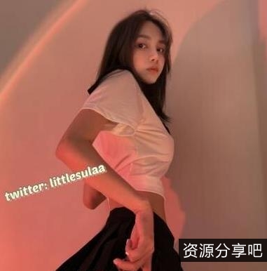 《Lilesulaa：推诱人的尤物，令人难以抗拒的网红女孩，拥有深邃的眼神、完美的身材、细腻的肌肤》