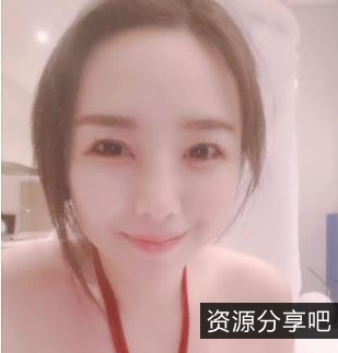 网红“内S”可可射宝肉鸡下水打粑粑作，惊叹她的技巧！