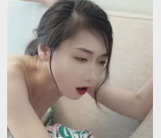 顶级精选女神按摩：666M冷淡脸、1V剧情拍摄