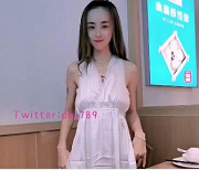 推特网红反差烧小狗：大表姐的教育主播之旅！人气女神驾驶员的资源分享。