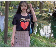 美女李婷长春风格御姐范可爱俏皮车头灯装饰