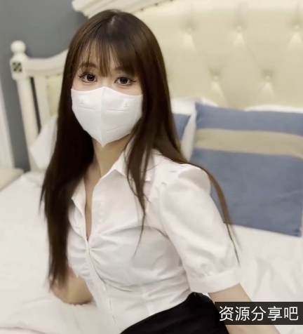 清纯窈窕身材美少女Cola酱包臀吊带黑丝OL视频下载