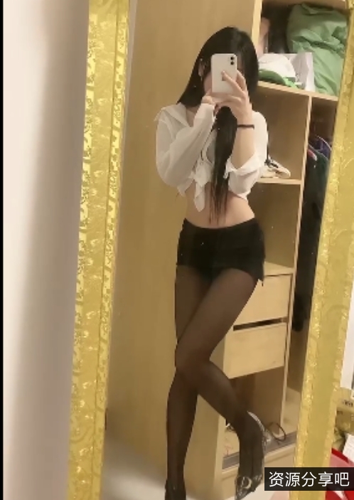 半糖主播《脑袋困掉了》福利视频：多重压缩处理，长久有效，百度盘下载