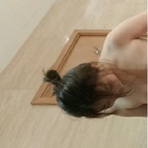 胡子大叔约P美女大学生洗澡作者自拍时长17分精选漏脸观看