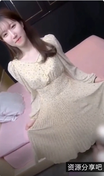 甜美优雅的姐姐，长相酷似刘亦菲