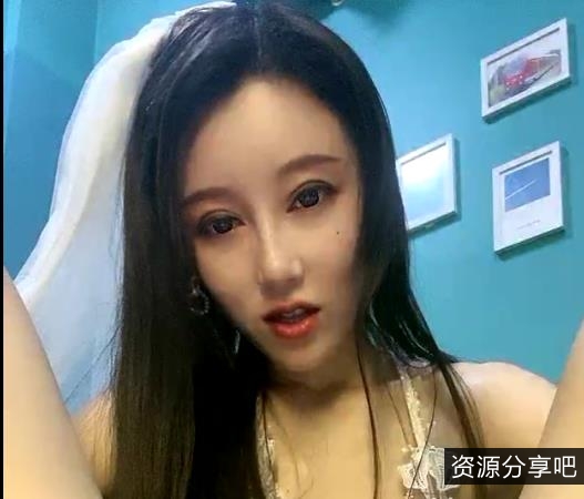 顶级S货婚纱作品直播：作者自拍3V-1.4G视频，颜值火爆，时尚道具秀不容错过！