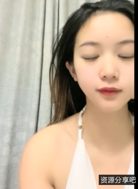 白皙大罩杯小妲己完美露脸，1V1.59G视频存储百度云