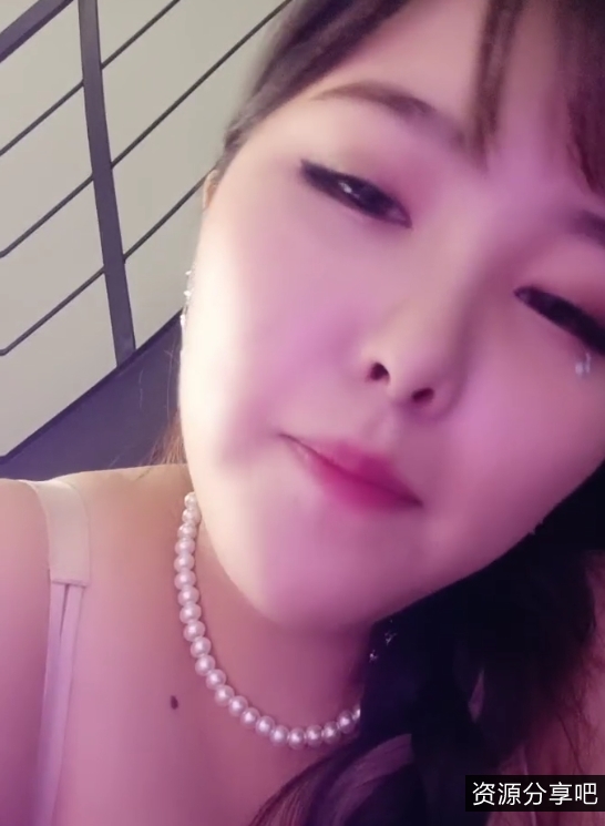 温馨亲密：初瑞雪与小羊的日常生活视频大曝光！