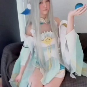 推特COS博主北池阁听MN57v35.2g：精湛技术，收藏视频众多