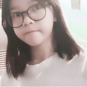 快手辣妹道具玩弄自己合集88V66G，家里自拍