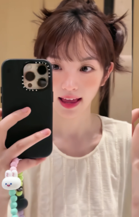 某站田曦薇AI脱衣1V240M超诱人